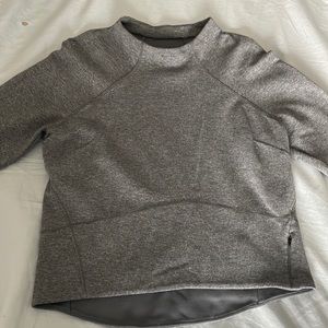Lulu lemon gray long sleeve size 8